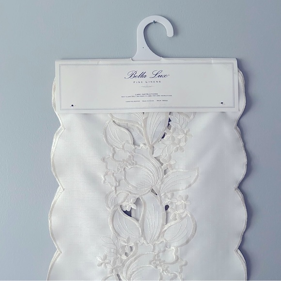 Table Runner - Picture 2 of 3